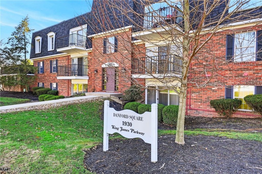 Photo of 1930 King James Pkwy #205, Westlake, OH 44145 (MLS # 5192511)