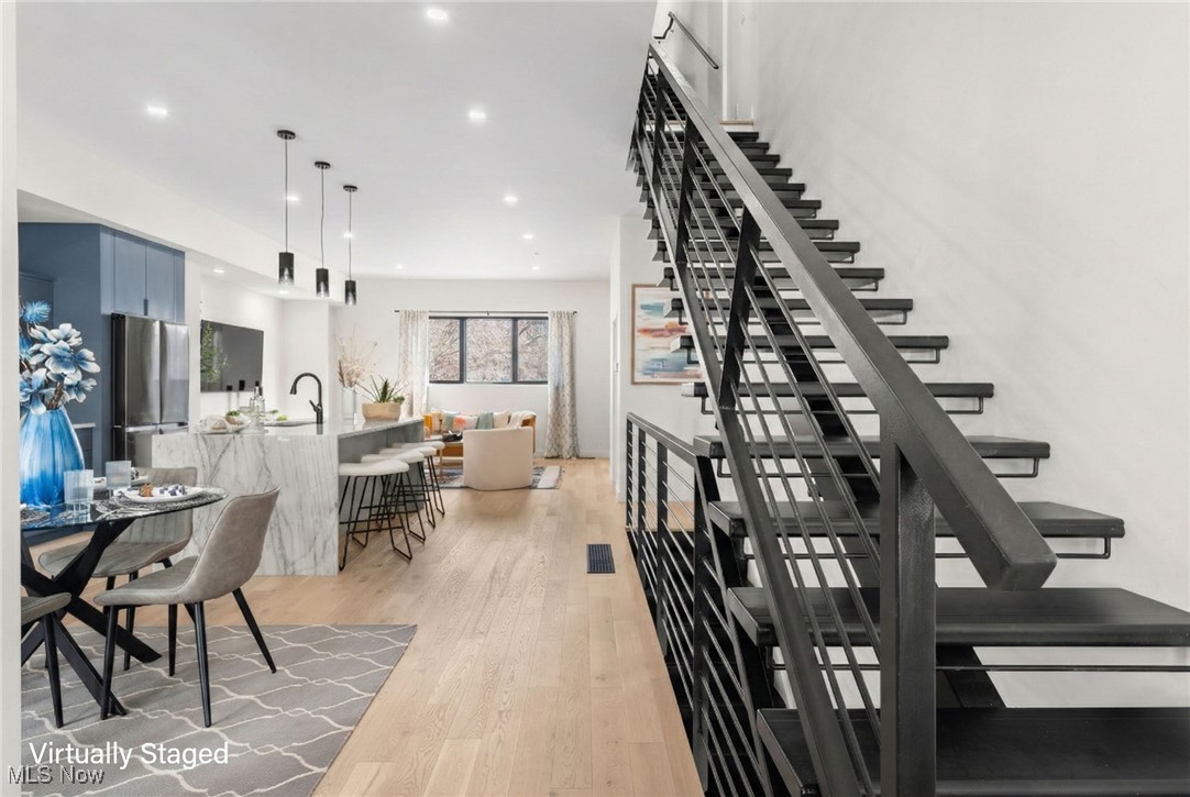 Hinge-Town-Homes - Residential