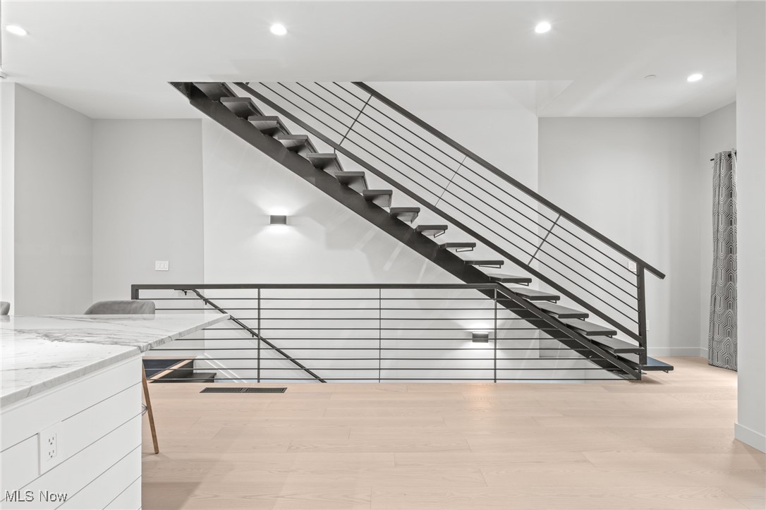 Hinge-Town-Homes - Residential