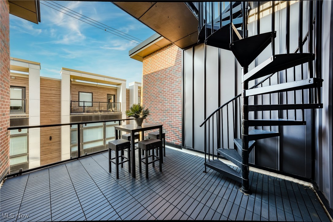 Hinge-Town-Homes - Residential