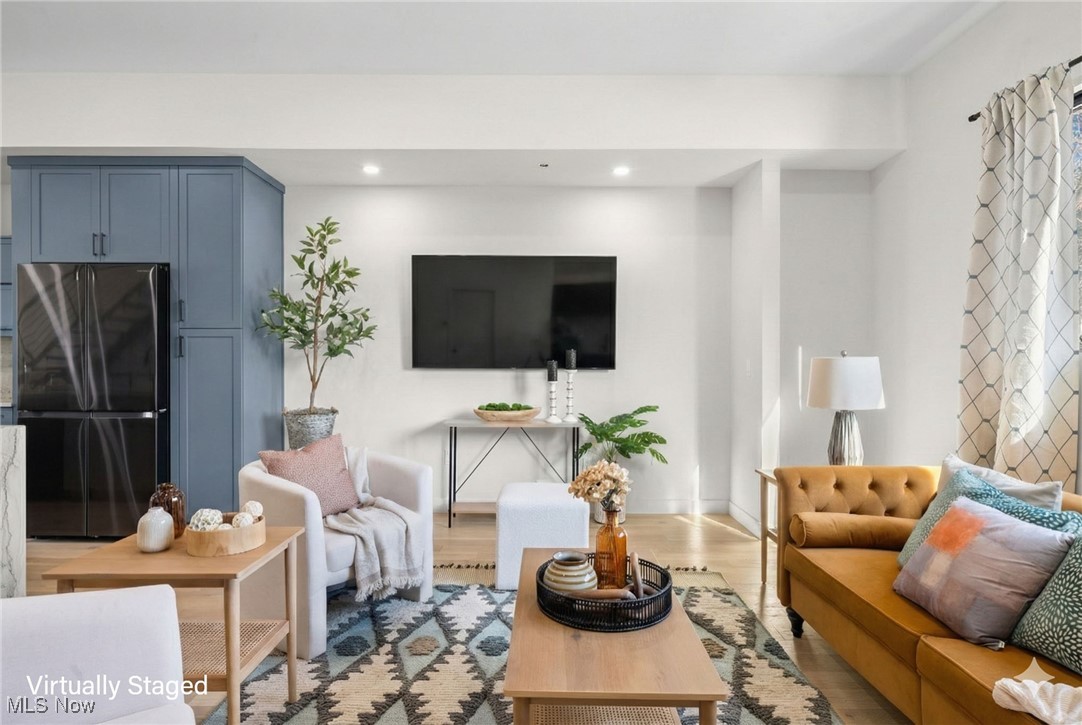 Hinge-Town-Homes - Residential