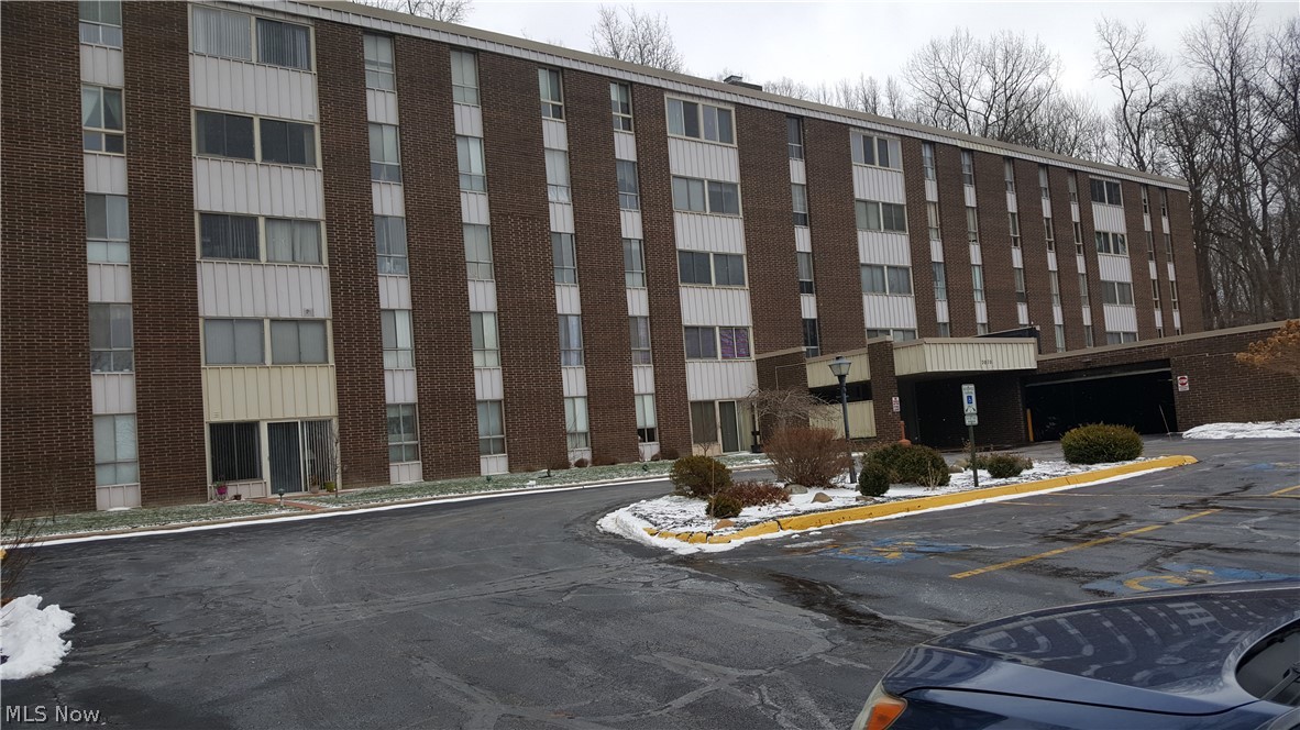 Silver Lake Towers Condo - Residential