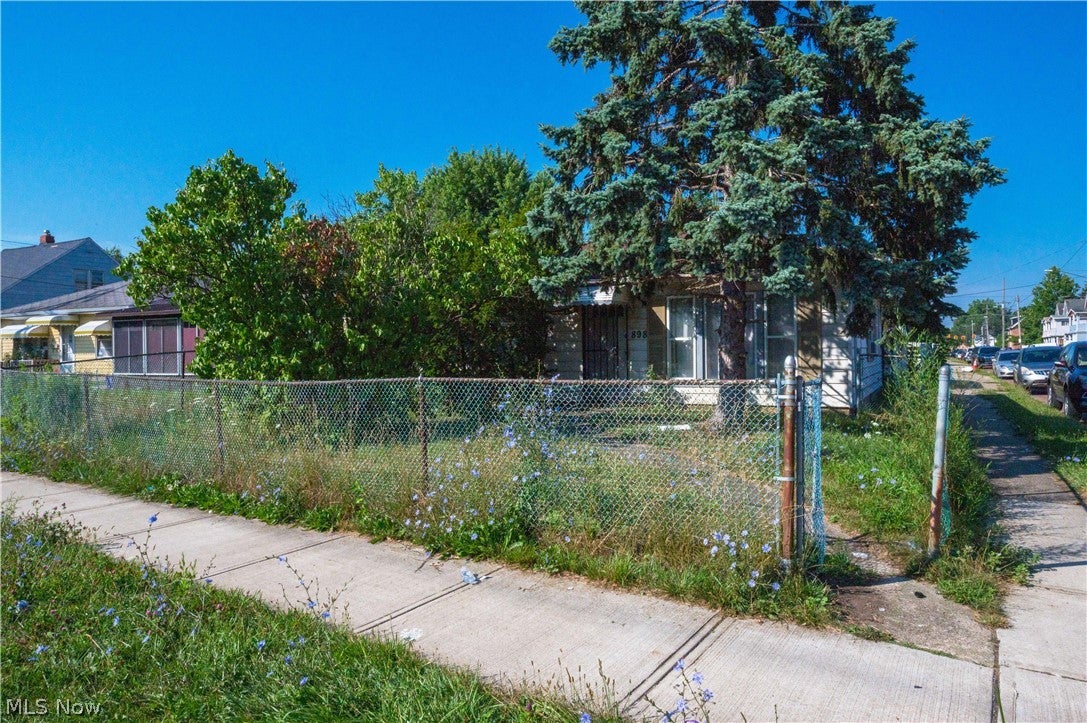 898 Wayside Road
