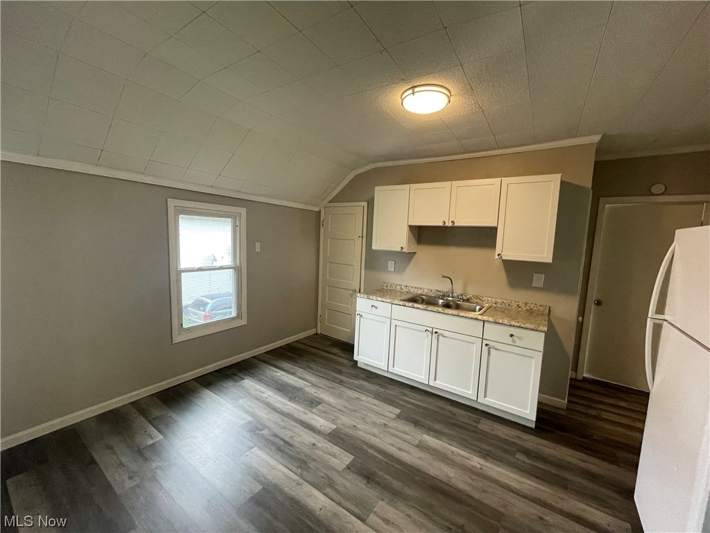 Elwell & Marvins - Residential Lease