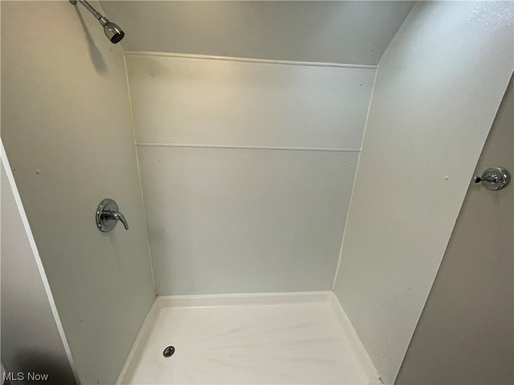 Elwell & Marvins - Residential Lease