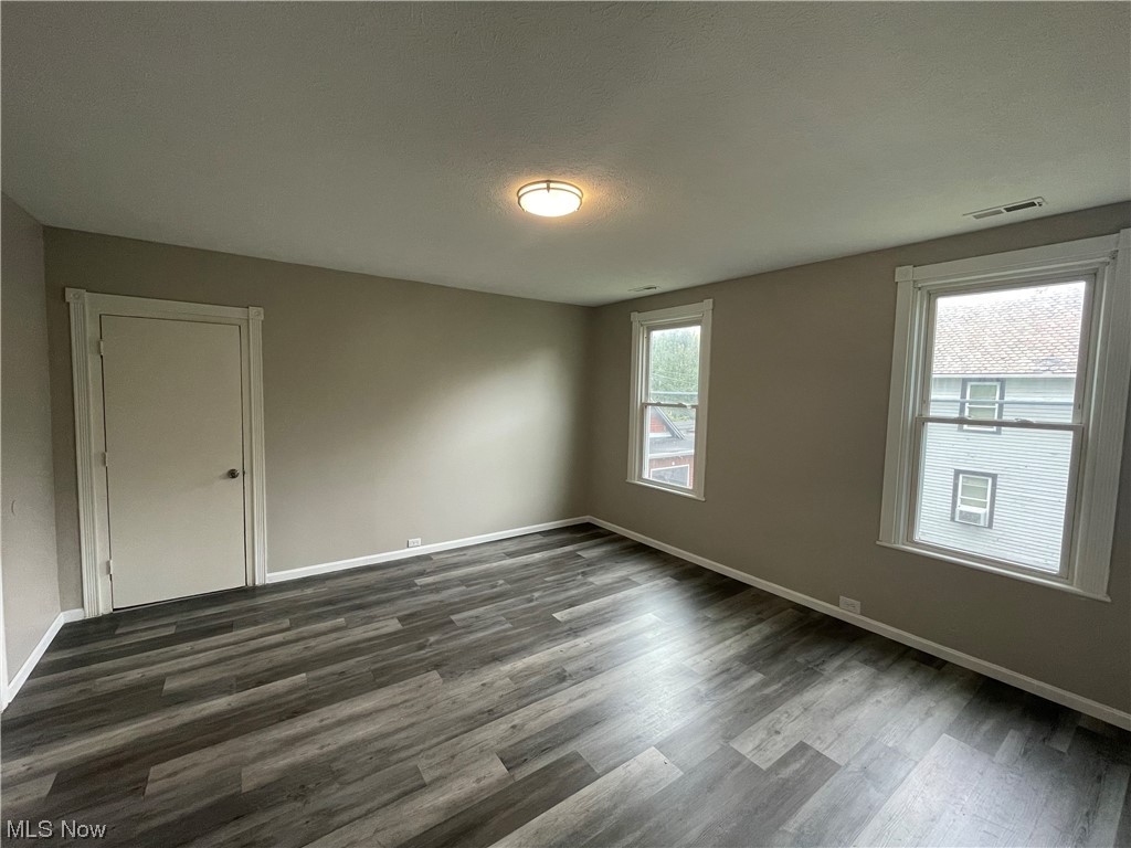 Elwell & Marvins - Residential Lease