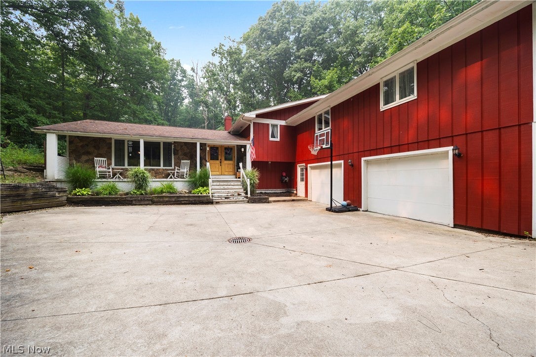 2124 Hinckley Hills Road