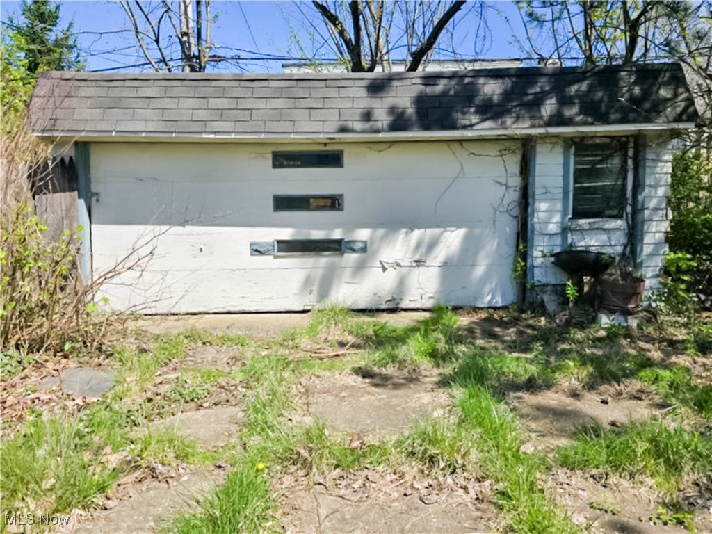 3557 E 114th Street, Cleveland, Ohio image 27