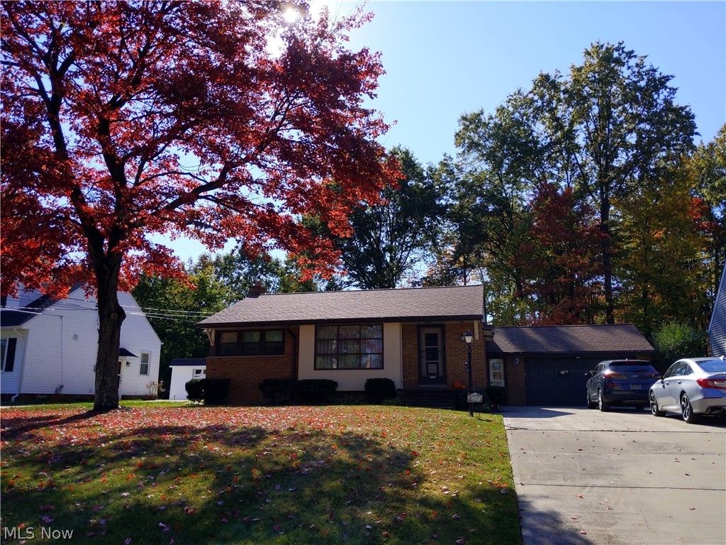 Photo of 6402 Dora Boulevard, Independence, OH 44131 (MLS # 5209848)