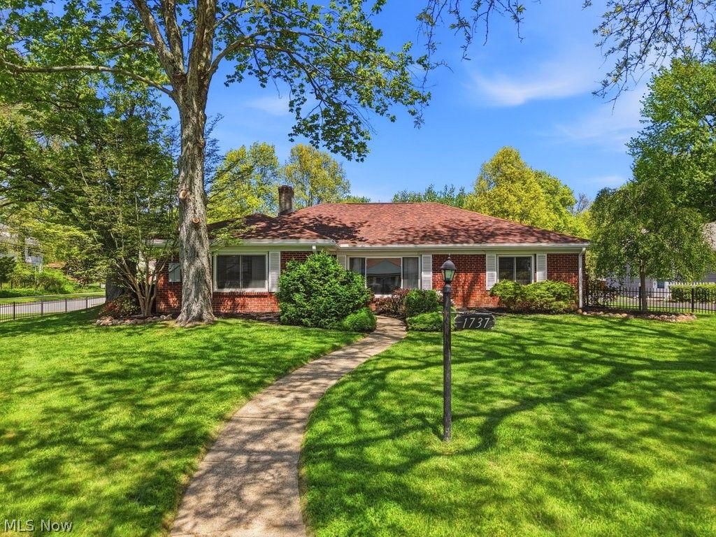 Photo of 1737 Highbridge Road, Cuyahoga Falls, OH 44223 (MLS # 5207050)