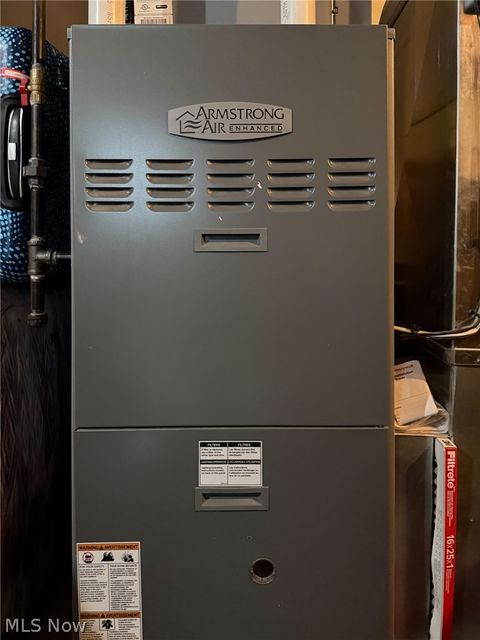 Tiny photo for 1343 COURTLAND Road, Weirton, WV 26062 (MLS # 5189310)