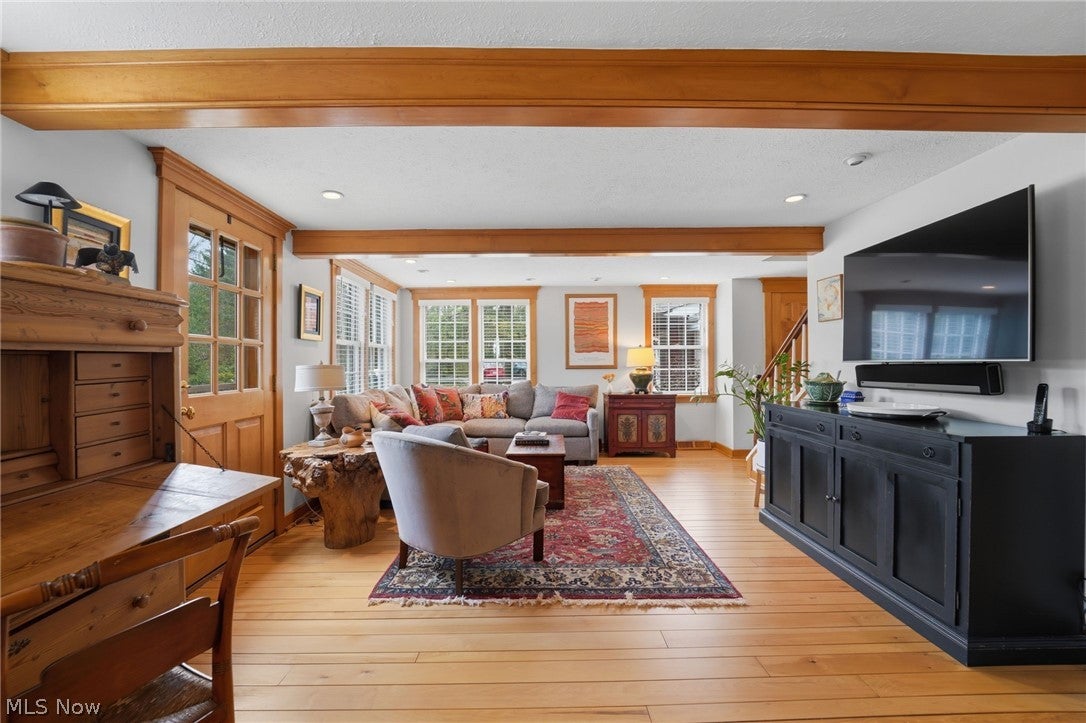Newbury, Ohio, 44065, United States, 5 Bedrooms Bedrooms, ,4 BathroomsBathrooms,Residential,Active,2034640