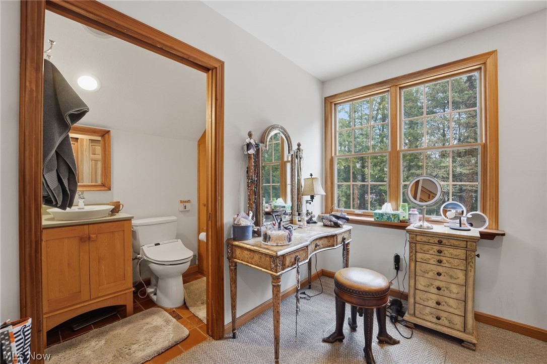 Newbury, Ohio, 44065, United States, 5 Bedrooms Bedrooms, ,4 BathroomsBathrooms,Residential,Active,2034640