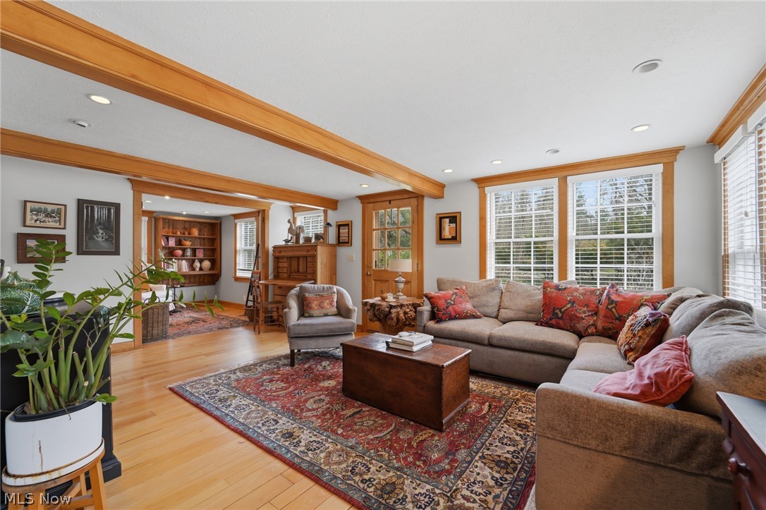 Newbury, Ohio, 44065, United States, 5 Bedrooms Bedrooms, ,4 BathroomsBathrooms,Residential,Active,2034640