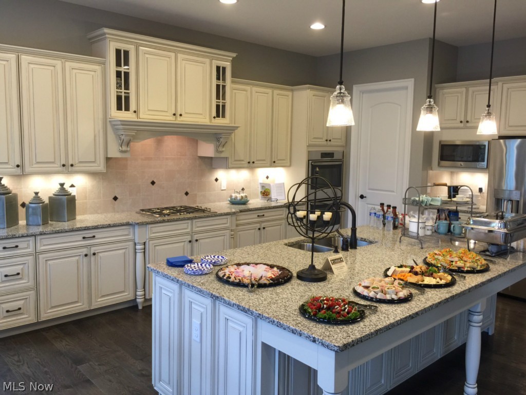 The Reserve at Chestnut Woods - Residential