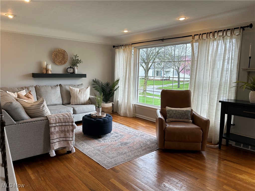 Lyndhurst, Ohio 44124, United States, 3 Bedrooms Bedrooms, ,2 BathroomsBathrooms,Residential,Active,170583