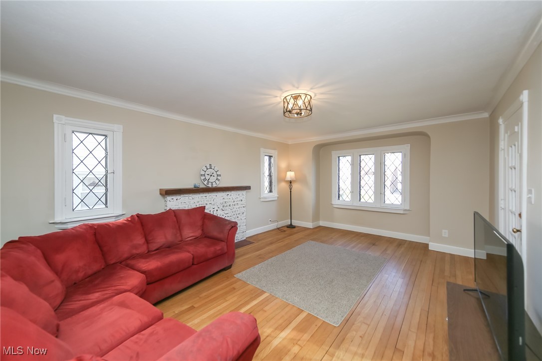 6305 Farnsworth Drive, Parma, Ohio image 7