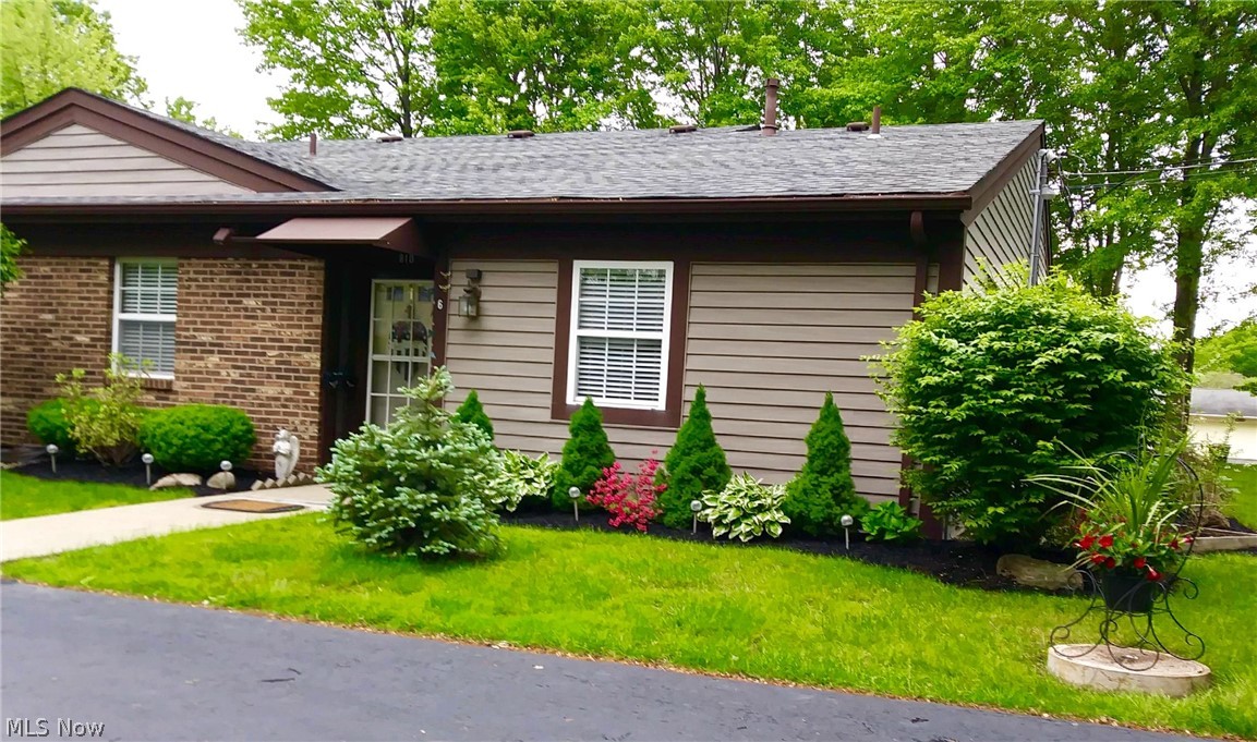 Amazing ?2 Bdrm 2 Bath condo with 2 car garage. Many extra features that you seldom get in a condo. Beautiful newer Kitchen & baths. Vaulted ceilings with open floor plan. All on 1 floor. Hardwood floor in dining room. Family Rm w/french doors to patio. Garage has man cave. End unit - extra parking.