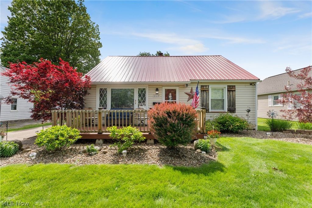 Photo of 1109 Ellwood Avenue SW, Canton, OH 44710 (MLS # 5209505)