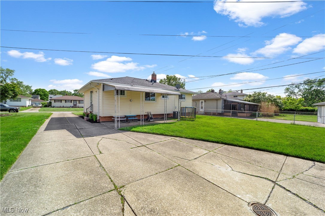 8908 Harrow Drive, Parma, Ohio image 25