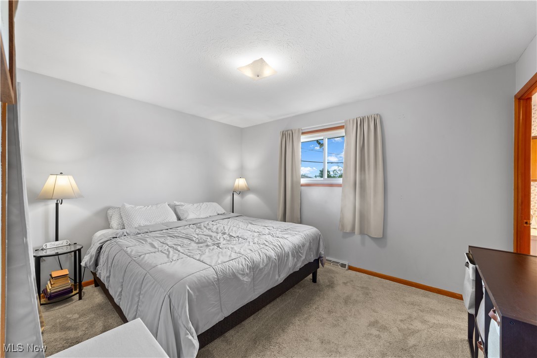 8908 Harrow Drive, Parma, Ohio image 10