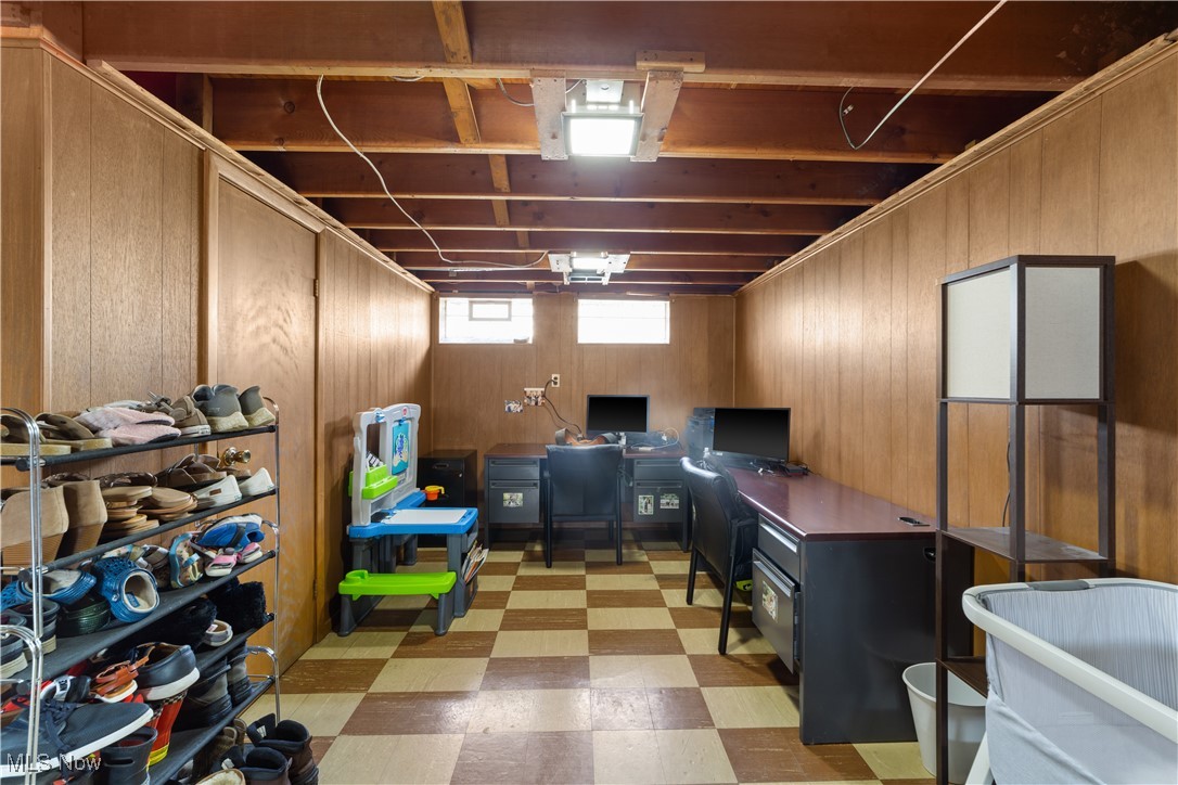 8908 Harrow Drive, Parma, Ohio image 21