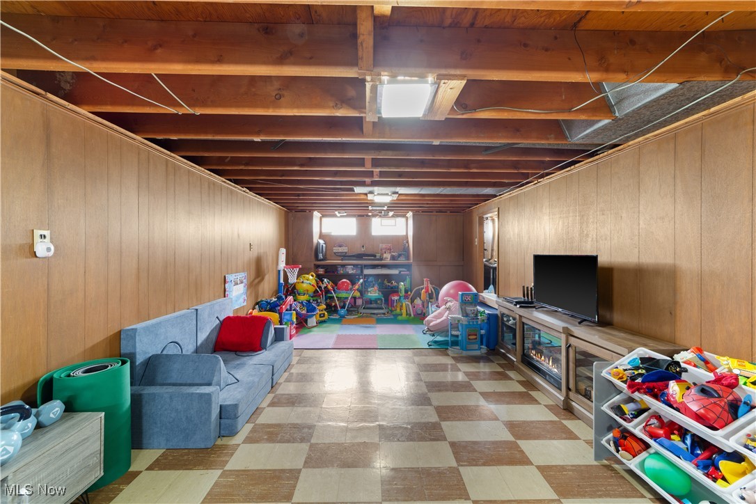 8908 Harrow Drive, Parma, Ohio image 22