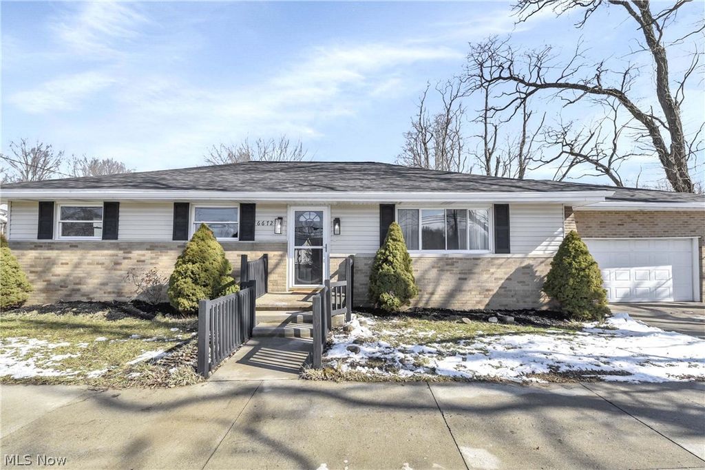 Photo of 6672 Cleveland Road, Ravenna, OH 44266 (MLS # 5188917)