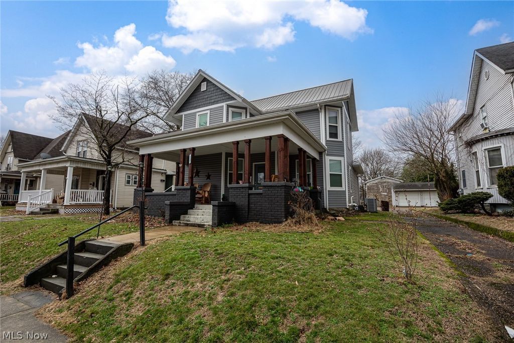 Photo of 127 Park Avenue, Coshocton, OH 43812 (MLS # 5191516)