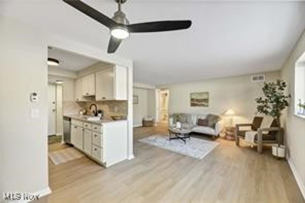 Photo of 22081 River oaks Drive #B1, Rocky River, OH 44116 (MLS # 5180573)