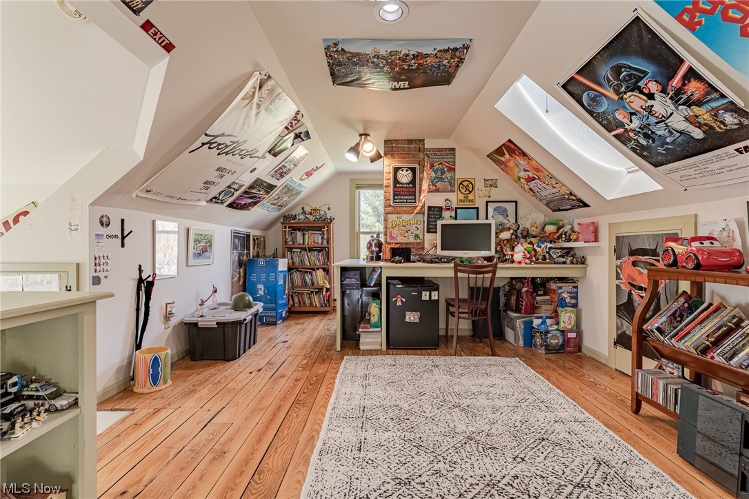 Russell 03 - Residential