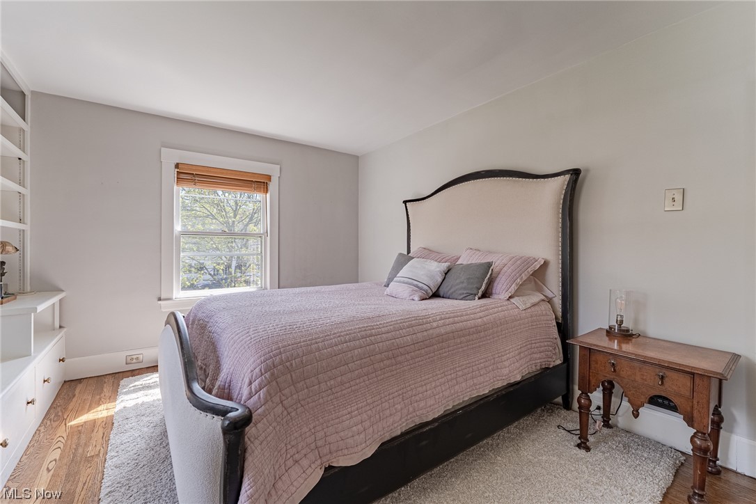 Russell 03 - Residential