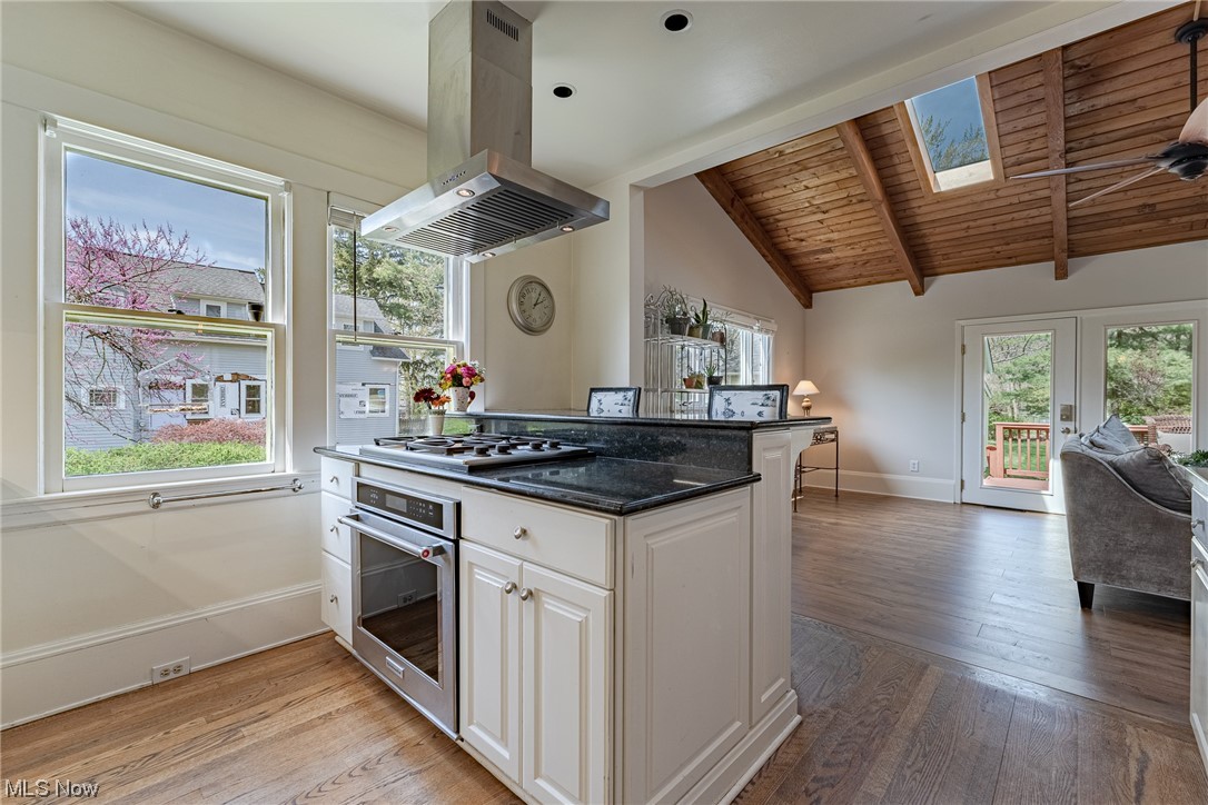 Russell 03 - Residential