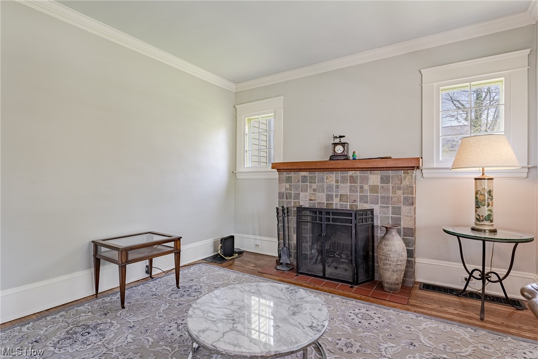 Russell 03 - Residential