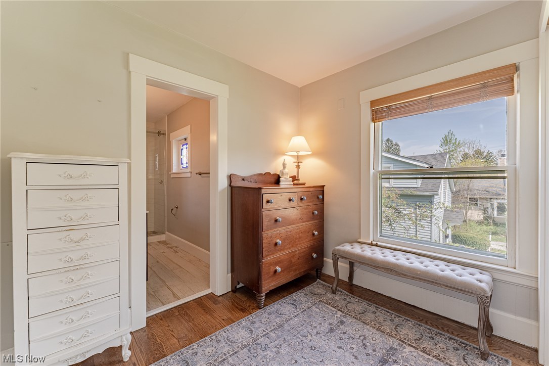 Russell 03 - Residential