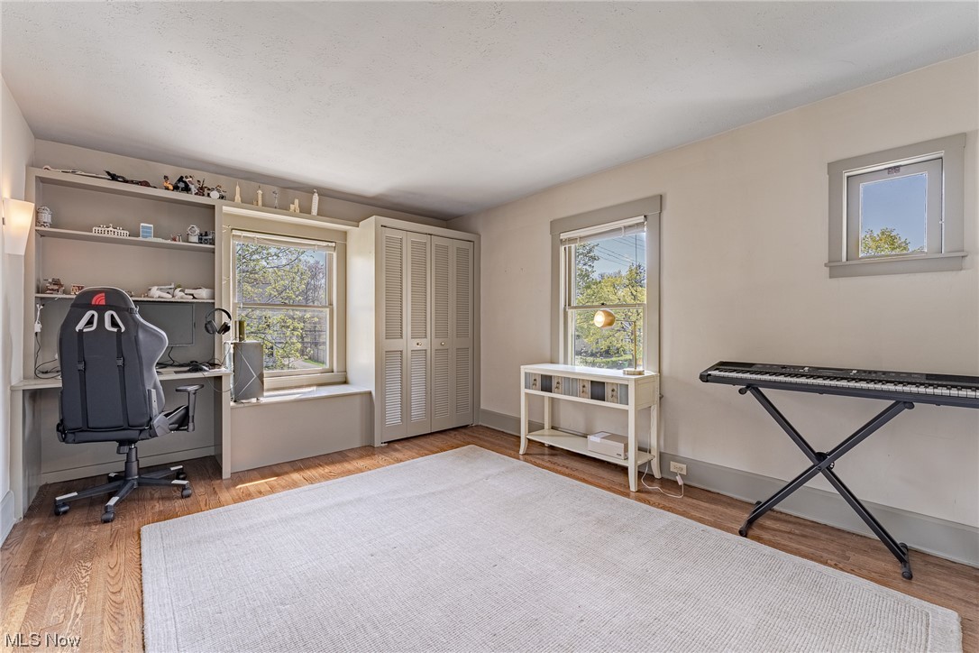 Russell 03 - Residential