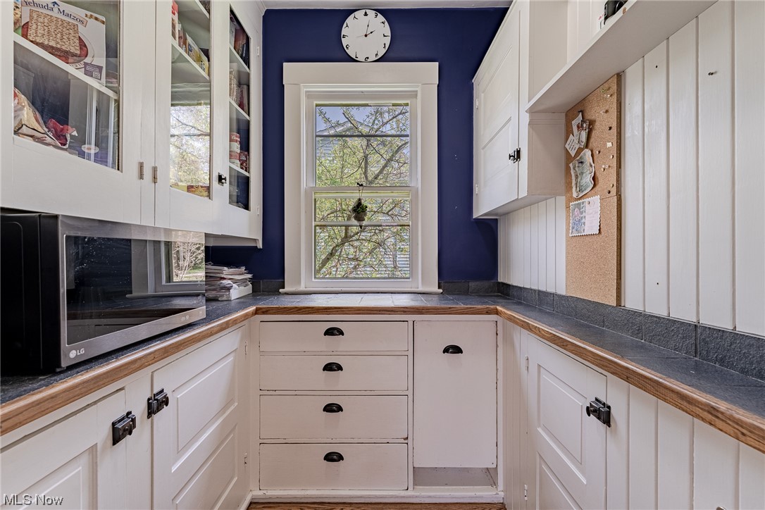 Russell 03 - Residential