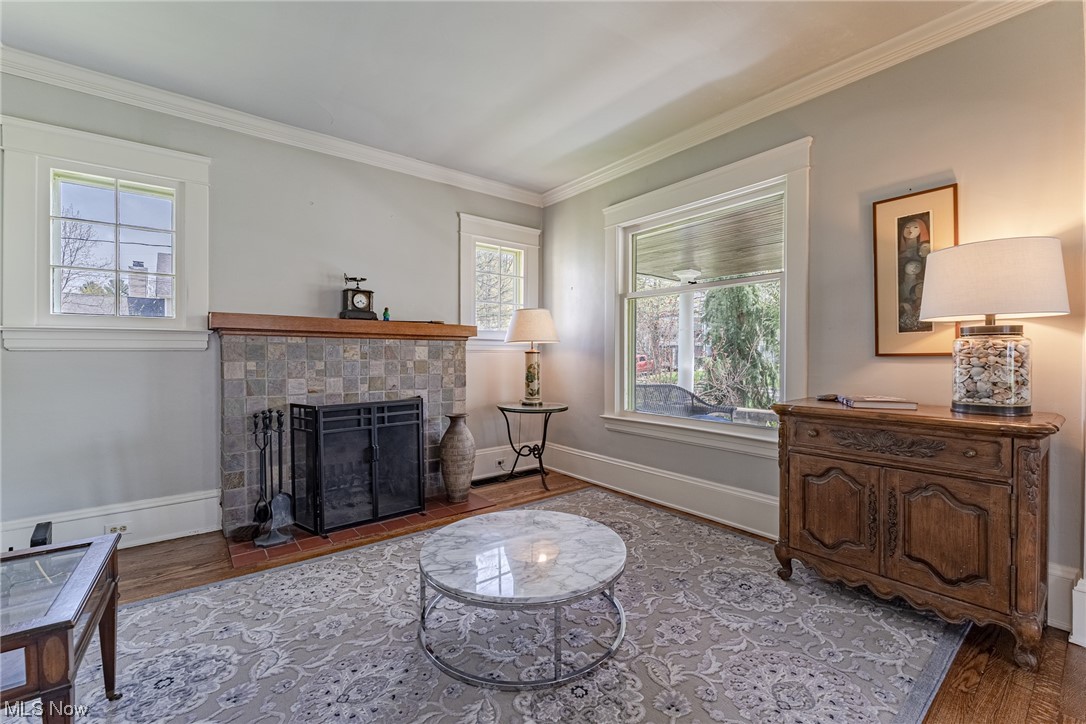 Russell 03 - Residential