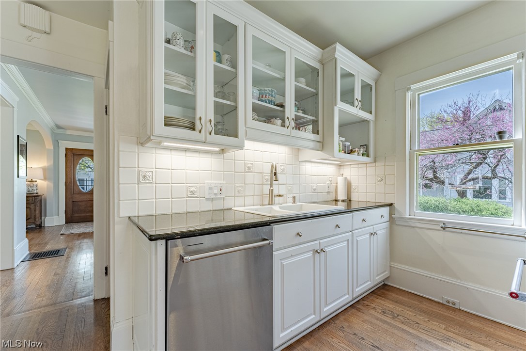 Russell 03 - Residential