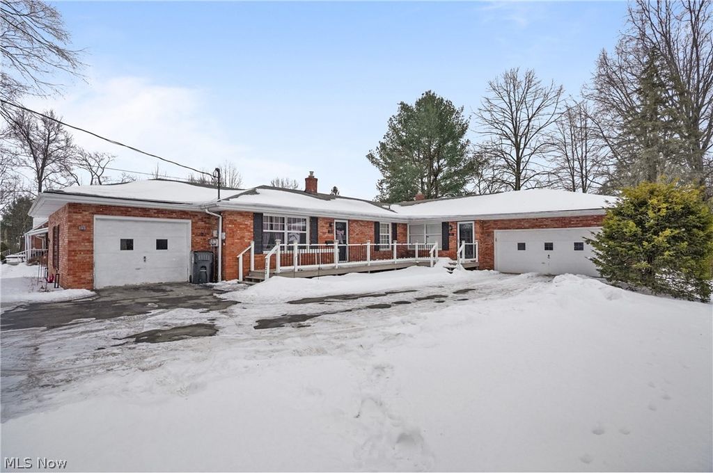 Photo of 321 Meadowbrook Avenue, Boardman, OH 44512 (MLS # 5186986)