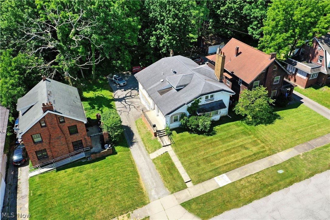 21 Indiana Avenue