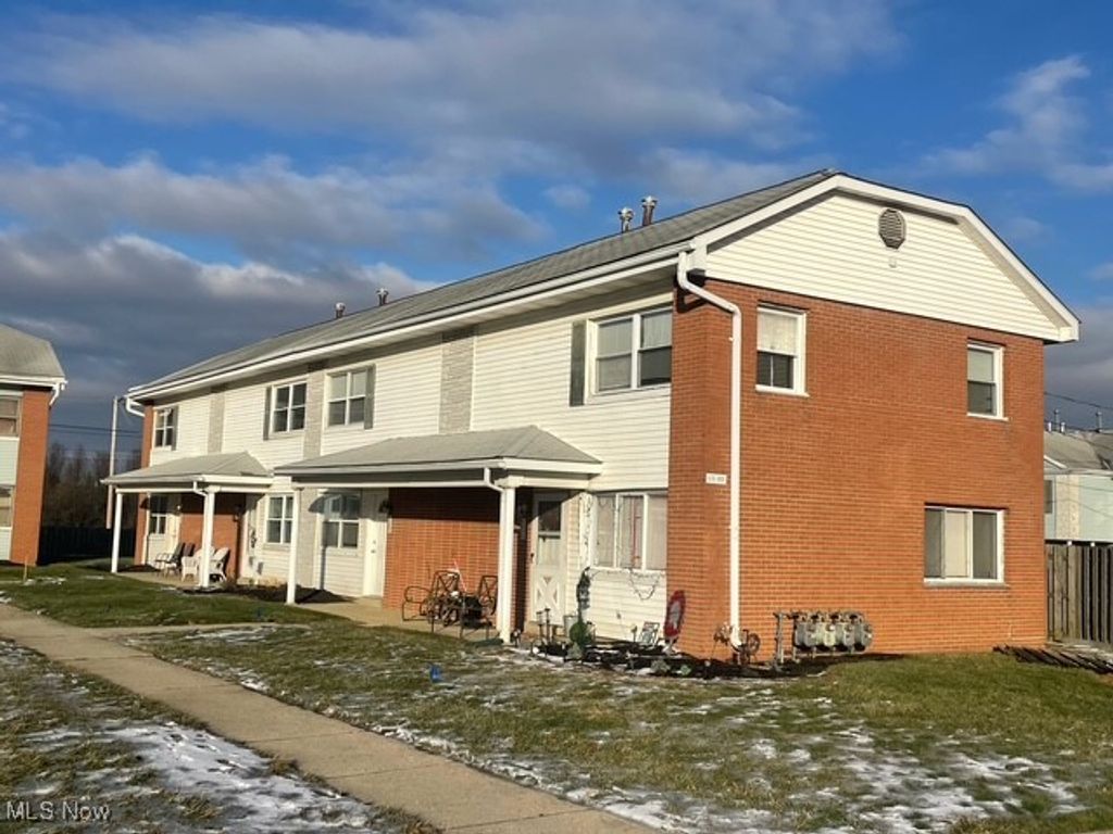 Photo of 129 Buckeye Circle, Columbus, OH 43217 (MLS # 5180966)