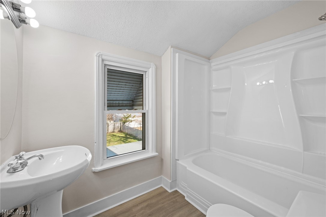 Mix King & Gibbs - Residential