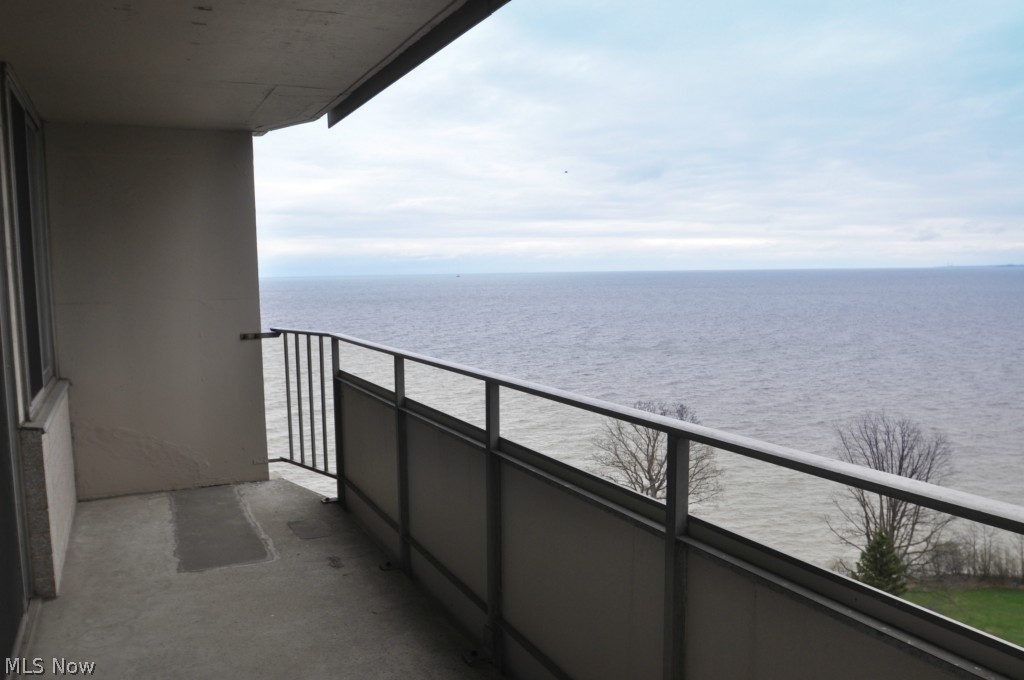 Carlyle Condo - Residential