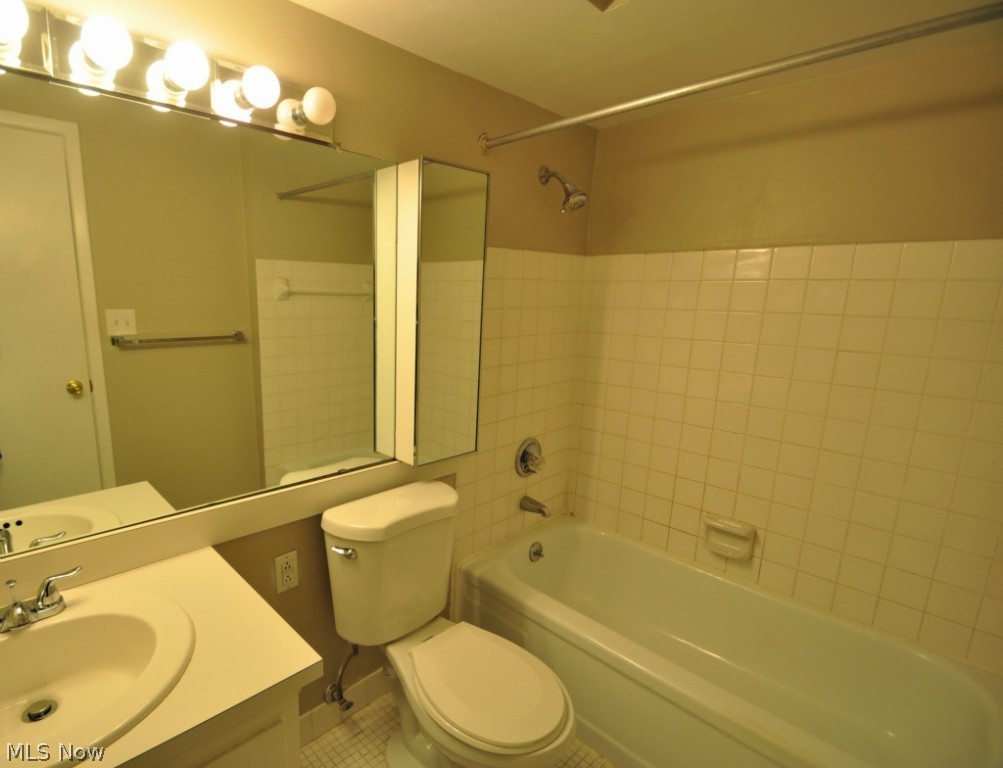 Carlyle Condo - Residential