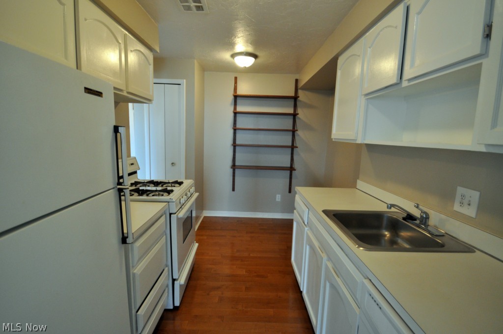 Carlyle Condo - Residential