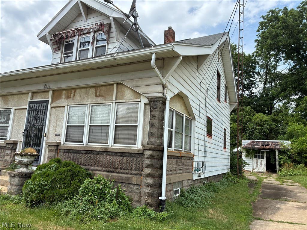 Photo of 106 Shriver Avenue SE, Massillon, OH 44646 (MLS # 5222916)