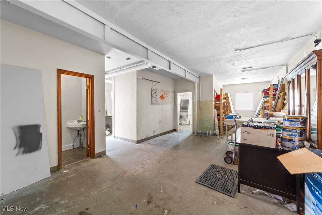 Cedar-Taylor - Commercial Sale