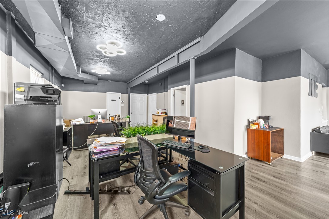 Cedar-Taylor - Commercial Sale