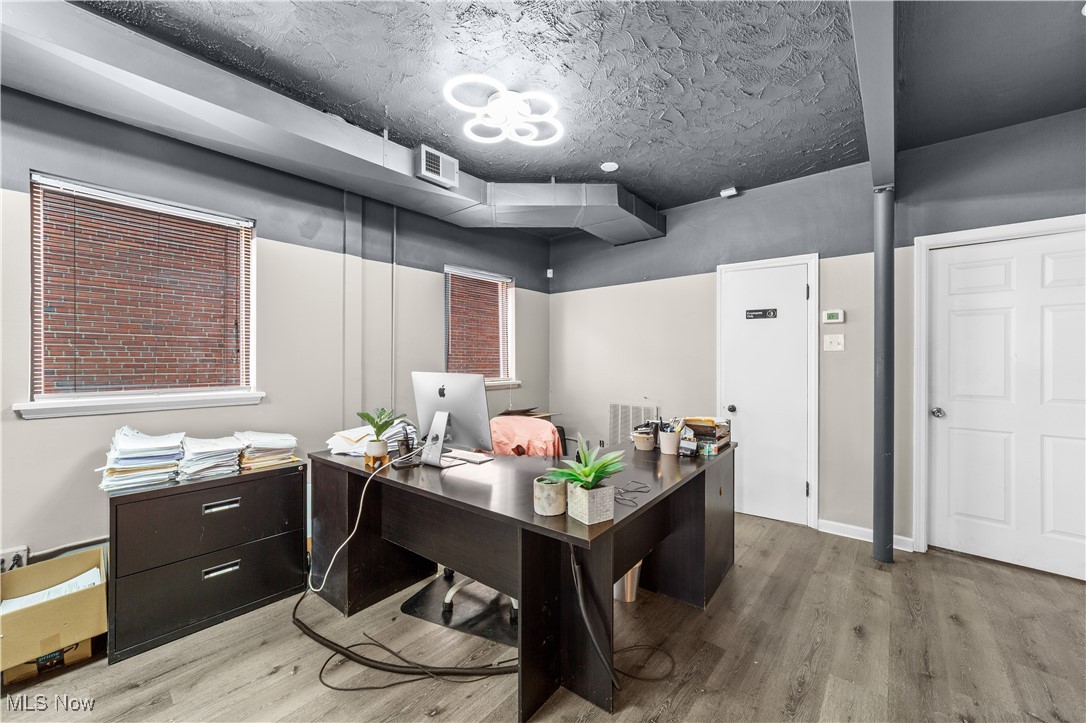 Cedar-Taylor - Commercial Sale